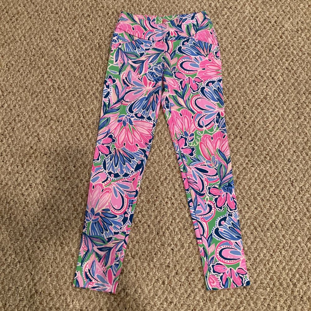 Lilly Pulitzer UPF 50+ Luxletic 28" Corso Pant (Gecko Green Tiger Sunrise Golf)